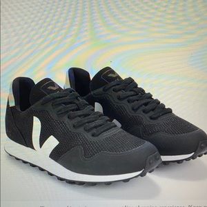 Vela Sport Sneakers 38/8